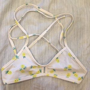 Jolyn Vent Bikini Top (pineapples)
